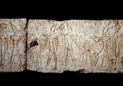 古代エジプトのアート。オシリスに供物を捧げるラムセス2世。アビュドス出土の石灰岩製低浮彫り（前1279～1213年）第19王朝。新帝国。パリ、ルーヴル美術館（Musee Du Louvre 作： School Egyptian