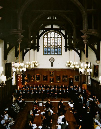 ザ・ホール（写真） 作： School English