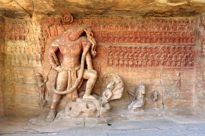 ヴァラハ・アヴァターとしてのヴィシュヌ（写真） 作： School Indian