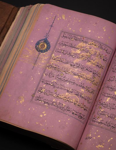 イランのティムール朝または白羊朝（中国の紙に金、インク、着色顔料） 作： School Iranian