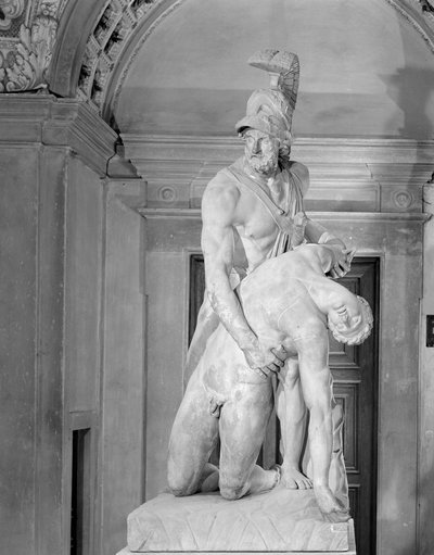 パトロクロスの体を支えるメネラウス（ギリシャの原画のコピー）（大理石 作： School Italian