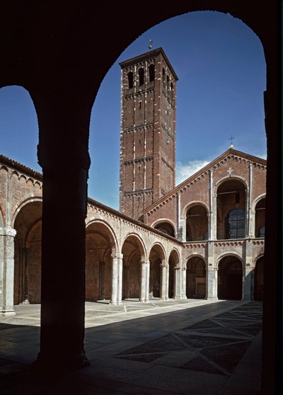 ミラノの聖アンブローズ聖堂の眺め 379-387年 (Basilica st Ambrose in Milan) (Basilica Sant