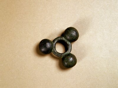 古墳時代（250～538年）の馬具用ブロンズ装飾品 作： Japanese School