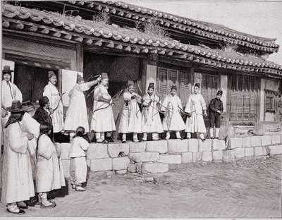19世紀末、韓国・ソウルの旧王宮の弓使いたち 作： School Korean