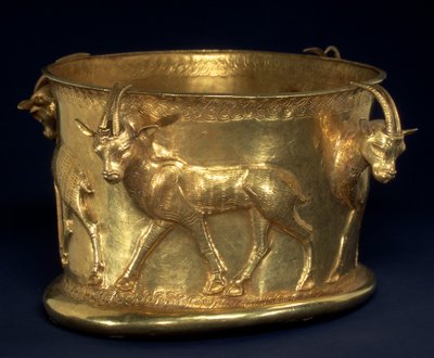 ガゼルのフリーズ付き杯 鉄器時代II、紀元前1千年頃（金色 作： School Persian