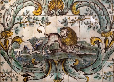 Dog threatening a lion - Detail of a hunting room of former palace of Praia, a Belem (ポルトガル) (Dog attacking a lion, decorative panel from the hunting room of former palace of Praia, at Belem) - Musee national des 作： School Portuguese