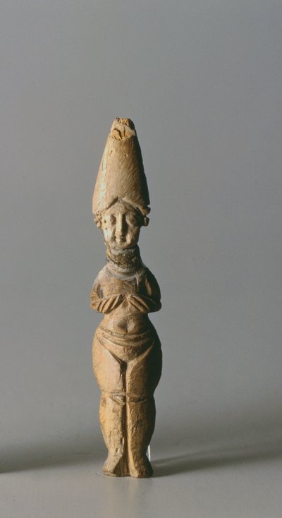 背の高い帽子を被った人物像 イラン、スーサ出土 紀元後4～6世紀（骨 作： School Sasanian