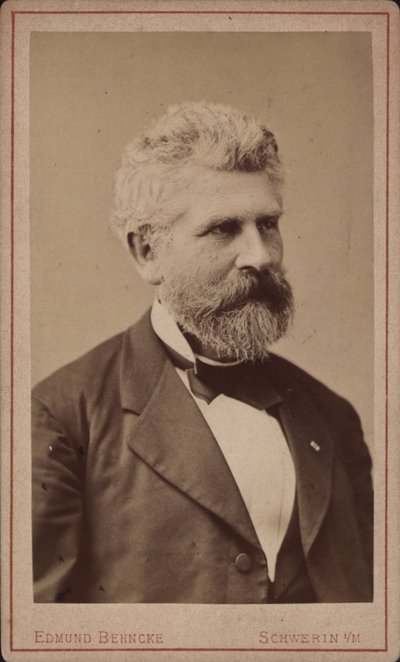 チェロ奏者で作曲家のゲオルク・ゴルターマンの肖像、1824～1898年頃。 1880年。 作： Schwerin . Photo studio Edmund Behncke