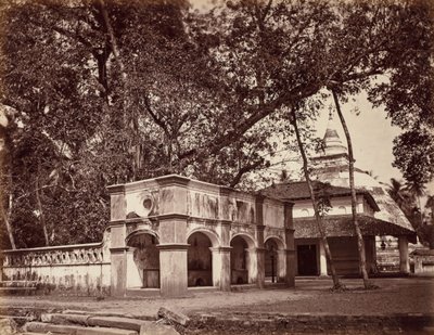 仏教寺院、カラニ、c。 1880 作： Scowen and Co.