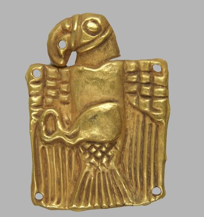 イーグル、5センの形の金のプラーク。紀元前 作： Scythian