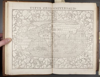 グローブ、コスモグラフィア出身、1544 作： Sebastian Munster