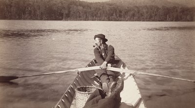 船尾の座席からの見え方、1880年代から1890年代（ガラスネガからのアルブメンシルバープリント） 作： Seneca Ray Stoddard