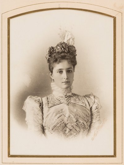 Elisabeth Fiodorovna de Russie (Elisabeth de Hesse Darmstadt) (1864-1918) - ラインのヘッセ王女、ロシアの大公エリザベート フョードロヴナ、レヴィツキー、セルゲイ リヴォヴィッチ (1819-1898)。 アルブミンの写真。 プライベートコレクション 作： Sergei Lvovich Levitsky