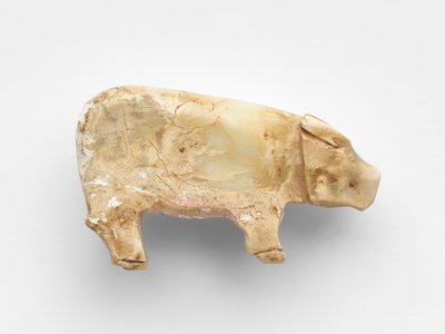 水牛の形のペンダント、紀元前1100年から1000年頃 作： Shang Dynasty Chinese School