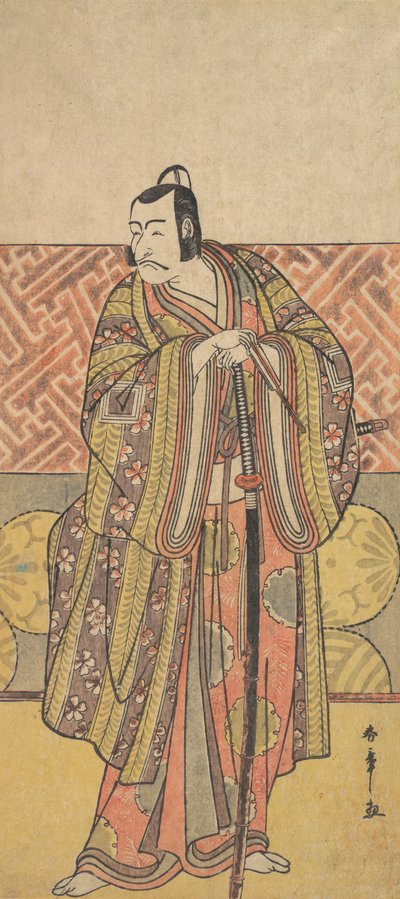 市川團十郎 5 世 (工藤祐常)、豪華な装い、剣にもたれ、18 世紀後半。 作： Shunsho