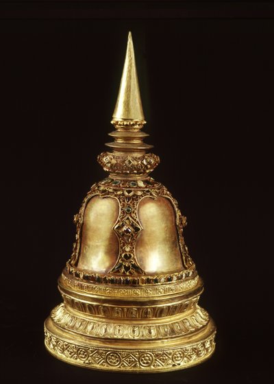 仏舎利塔の形をした聖遺物箱（ゴールド） 作： Siamese School