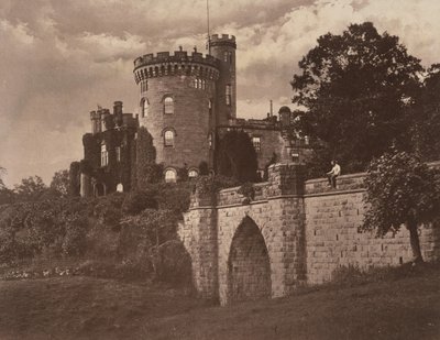 スコットランド、ヴェール・オブ・レーヴェン、トゥルリシュワン城。1855年（写真） 作： ストラカスロのサー・ジェームス・キャンベル
