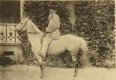馬に乗ったロシアの作家レオトルストイ、モスクワ、ロシア、1890年代 作： Sophia Andreevna Tolstaya