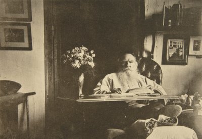 脚の悪いロシア人作家レオトルストイ、ロシア、1908 作： Sophia Andreevna Tolstaya