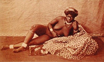 Une Cleopatre Zulu, c.1880 (albumen print) 作： South African School