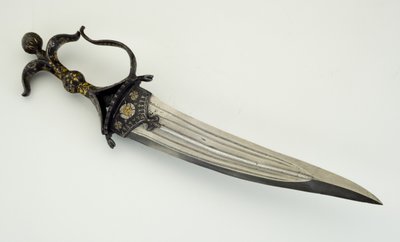 チラナム、または短剣（銀と金の象眼細工が施された鋼と鉄） 作： South Indian School