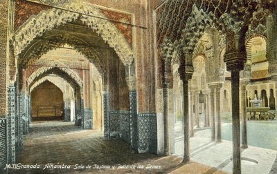 グラナダ、アルハンブラ宮殿、司法の間と獅子宮（カラー写真） 作： Spanish Photographer
