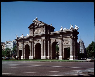 アルカラ門の眺め（1778年 作： Spanish School