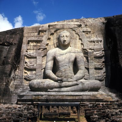 ポロンナルワ（スリランカ）のガル・ヴィハレの仏陀（パラクラマ・バーフ王のものとされる）。 作： Sri Lankan School