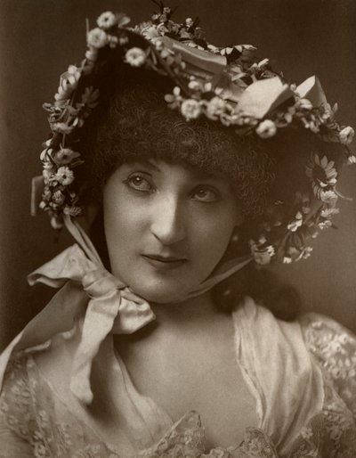 ミス・マルホランド、女優、1884年 作： St James