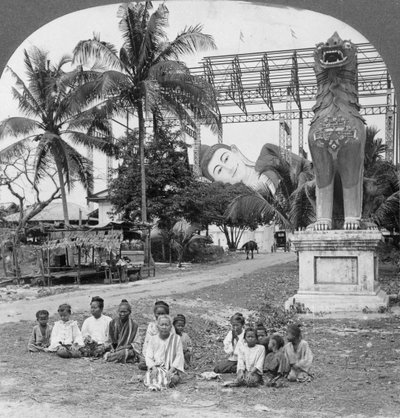 1908年、ペグ、ビルマの大仏の横臥図 作： Stereo Travel Co