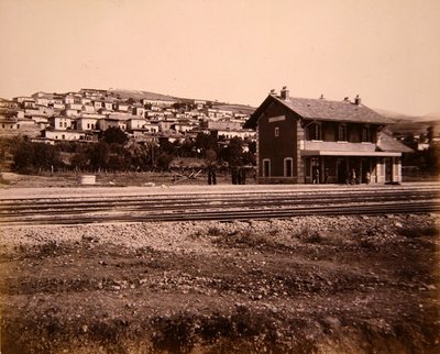ベイルート-ダマスカス間の鉄道の駅舎とMallakahの村（写真） 作： Studio Bonfils