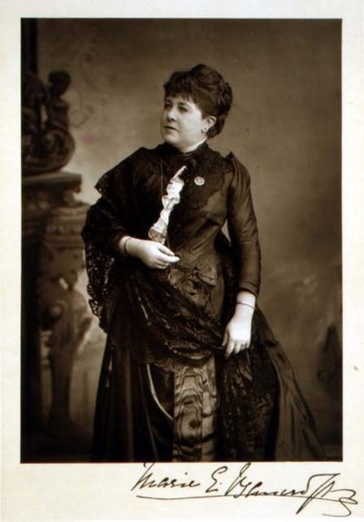 マリー・エフィー・ウィルトン・バンクロフト（1839-1921）、女優、劇場支配人、ポートレート写真（モノクロ写真） 作： Studio Walery