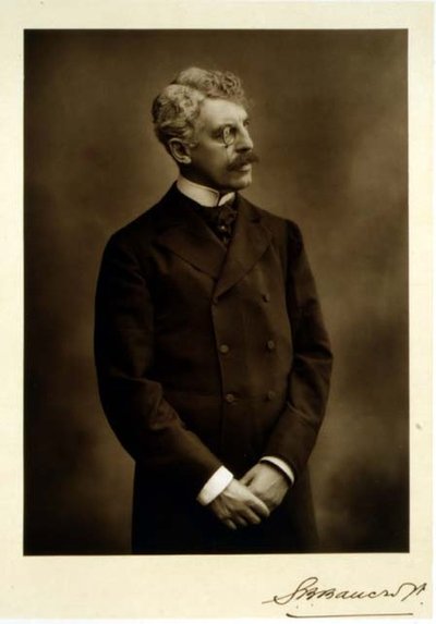 サー・スクワイア・バンクロフト（1841-1926）、俳優、劇場経営者、ポートレート写真（モノクロ写真） 作： Studio Walery