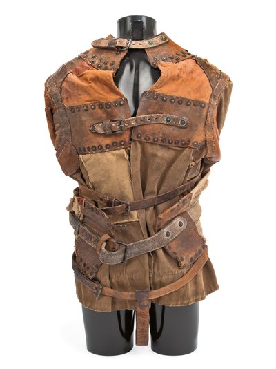 ハリー・フーディーニが所有する拘束衣、1915年頃（カーキ色のキャンバス、革、金属のリベット） 作： Swanfeldt Tent and Awning Co.