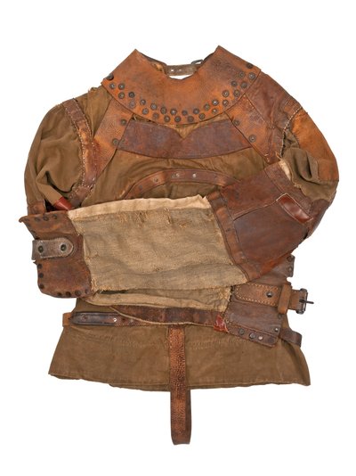 ハリー・フーディーニが所有していたストレイトジャケット 1915年頃（カーキ色のキャンバス、革、金属製リベット 作： Swanfeldt Tent and Awning Co.