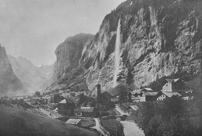Lauterbrunnen, Cascade du Staubbach (モノクロ写真) 作： Swiss Photographer