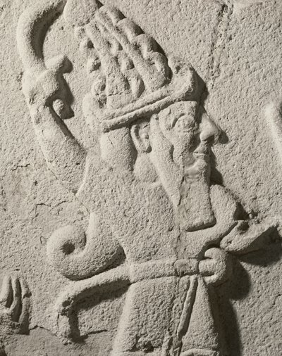 神と一緒に捧げ物をするスルメリ王、神の細部 作： Syrian Syrian