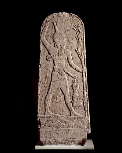 東洋美術：稲妻のバアル神のステイル。(王を守る神戦士）紀元前15世紀の彫刻、シリア。パリ、ルーヴル美術館（Musee Du Louvre 作： Syrian Syrian