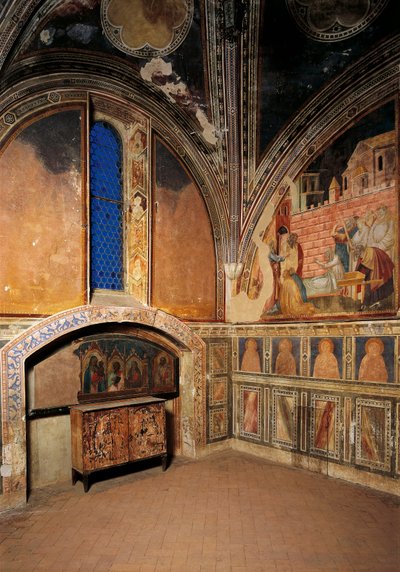 フレスコ画で飾られた礼拝堂の様子 作： Taddeo Gaddi