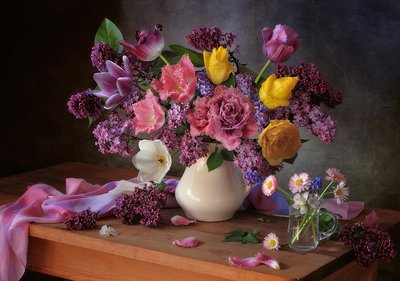 色とりどりの春の花束 作： Tatyana Skorokhod