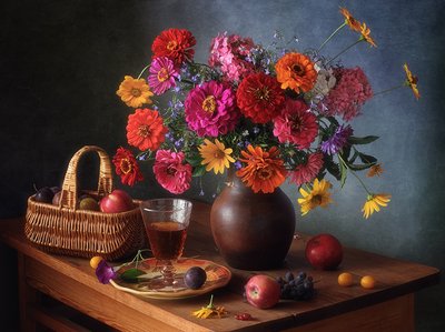 収穫、花、そして実 作： Tatyana Skorokhod