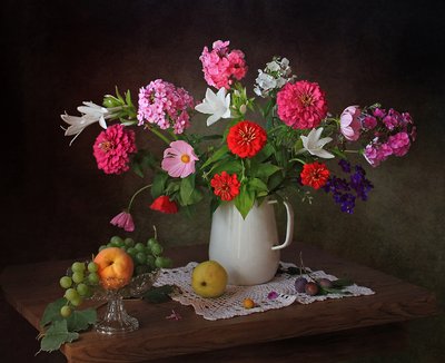 夏の花と果物 作： Tatyana Skorokhod