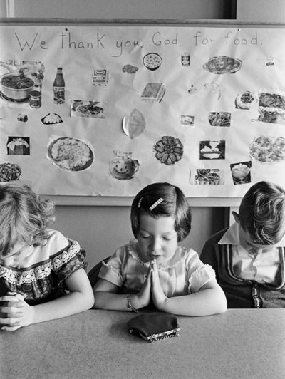 ベルビュー第一信徒教会の日曜学校の教室 作： Ted Spiegel