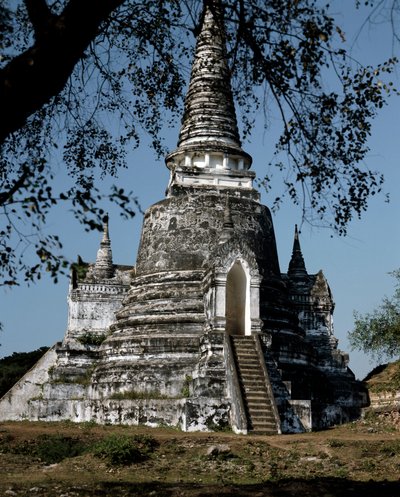 仏教寺院の仏舎利塔 作： Thai School