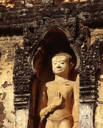 ダバラヴァティ時代のチェディの仏像（テラコッタ） 作： Thai School