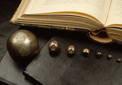 アユタヤ時代の弾丸硬貨（金属） 作： Thai School