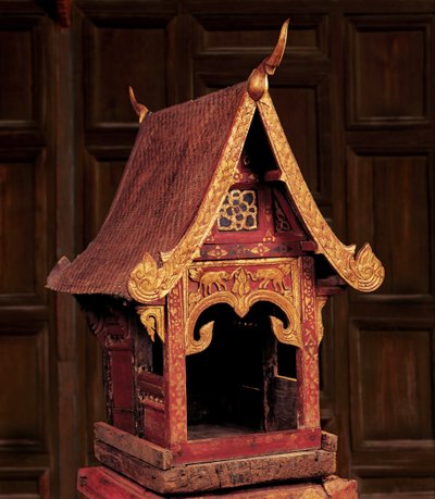 ランナー寺院の模型（木） 作： Thai School