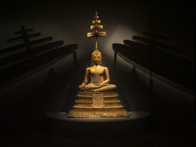 不明な画像 作： Thai School