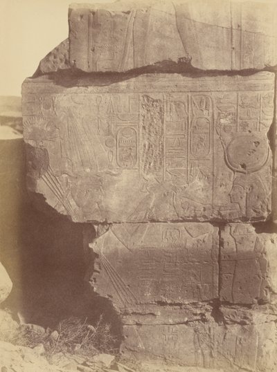 象形文字の碑文と彫刻の拡大図、カルナック 作： Théodule Devéria