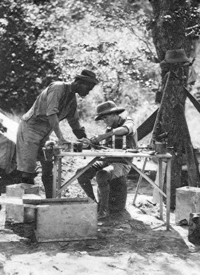 Errol HindsとJulius Mapata、リビングストンからブロークンヒル、北ローデシア、1925年1927年 作： Thomas A. Glover